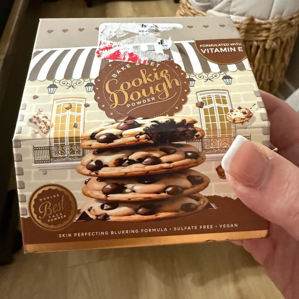 Glam lite cookie dough baking face powder